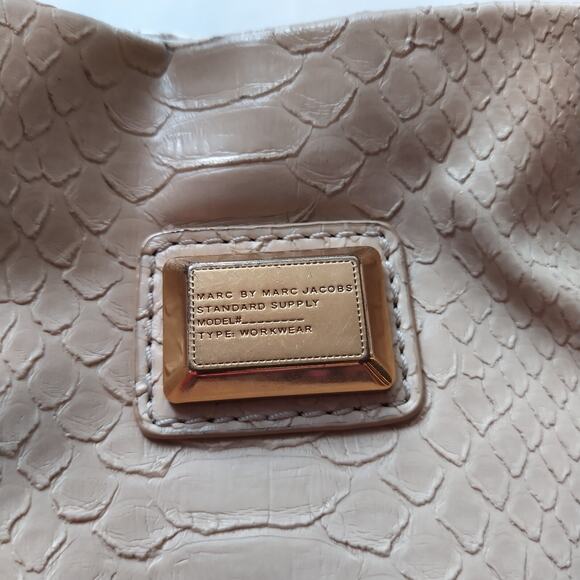 Marc by Marc Jacobs Hillier Beige Leather Snakeskin Embossed Shoulder Bag - Picture 4 of 16